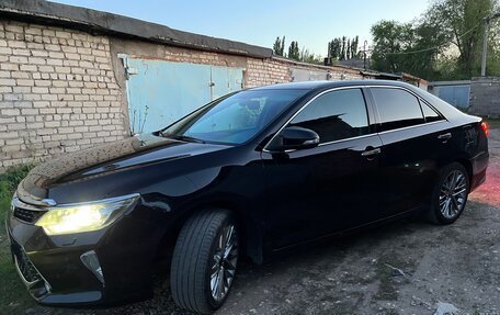 Toyota Camry, 2017 год, 2 650 000 рублей, 2 фотография