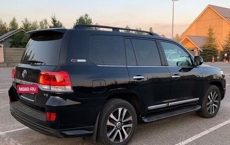 Toyota Land Cruiser 200, 2017 год, 7 000 000 рублей, 2 фотография