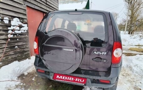 Chevrolet Niva I рестайлинг, 2011 год, 625 000 рублей, 5 фотография