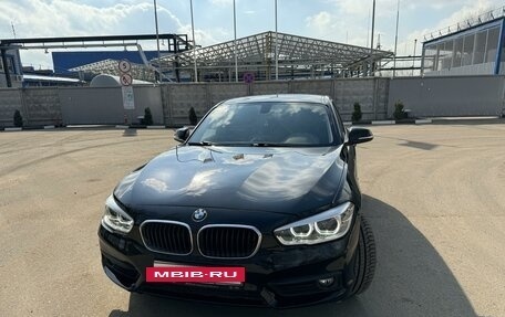 BMW 1 серия, 2017 год, 2 300 000 рублей, 2 фотография