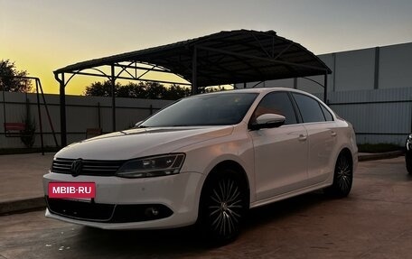 Volkswagen Jetta VI, 2012 год, 1 275 000 рублей, 4 фотография