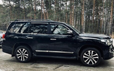 Toyota Land Cruiser 200, 2019 год, 9 950 000 рублей, 3 фотография