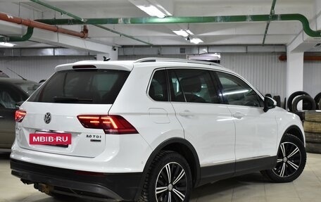 Volkswagen Tiguan II, 2017 год, 2 500 000 рублей, 3 фотография