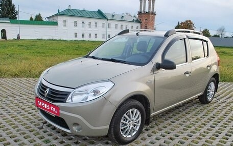 Renault Sandero I, 2014 год, 695 000 рублей, 2 фотография