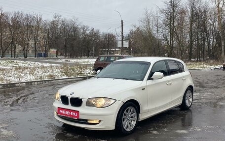 BMW 1 серия, 2011 год, 900 000 рублей, 1 фотография