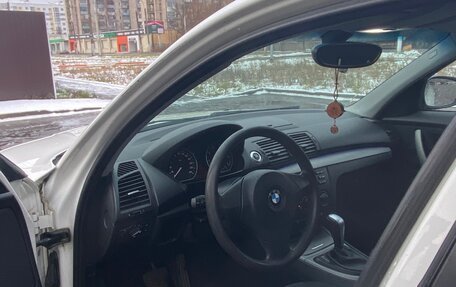 BMW 1 серия, 2011 год, 900 000 рублей, 10 фотография