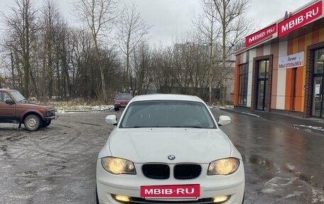 BMW 1 серия, 2011 год, 900 000 рублей, 7 фотография