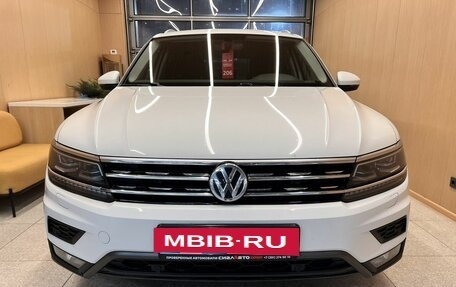 Volkswagen Tiguan II, 2017 год, 3 049 000 рублей, 2 фотография