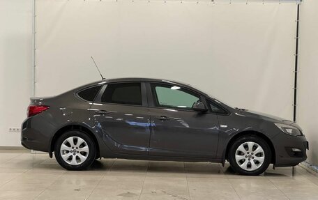 Opel Astra J, 2014 год, 1 135 000 рублей, 11 фотография