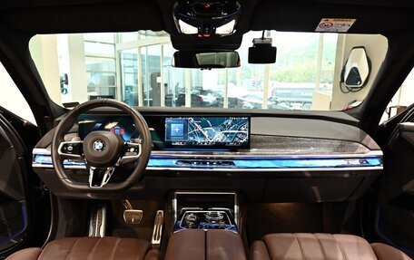 BMW 7 серия, 2022 год, 13 000 000 рублей, 5 фотография