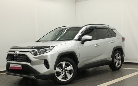 Toyota RAV4, 2021 год, 3 900 000 рублей, 1 фотография