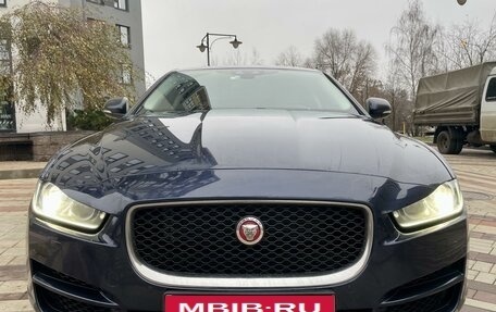 Jaguar XE I рестайлинг, 2017 год, 2 500 000 рублей, 2 фотография