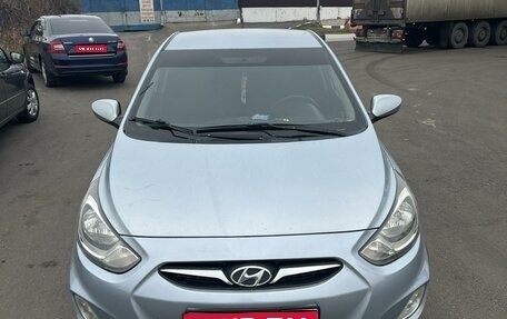 Hyundai Solaris II рестайлинг, 2012 год, 780 000 рублей, 1 фотография