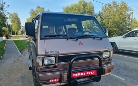 Mitsubishi Delica III, 1984 год, 675 000 рублей, 1 фотография