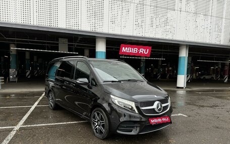 Mercedes-Benz V-Класс, 2019 год, 7 100 000 рублей, 3 фотография