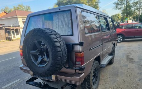 Mitsubishi Delica III, 1984 год, 675 000 рублей, 2 фотография