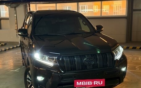 Toyota Land Cruiser Prado 150 рестайлинг 2, 2022 год, 7 198 000 рублей, 2 фотография