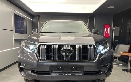 Toyota Land Cruiser Prado 150 рестайлинг 2, 2022 год, 12 390 000 рублей, 2 фотография