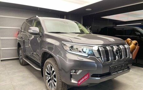 Toyota Land Cruiser Prado 150 рестайлинг 2, 2022 год, 12 390 000 рублей, 3 фотография