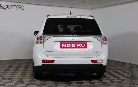 Mitsubishi Outlander III рестайлинг 3, 2013 год, 1 599 990 рублей, 6 фотография