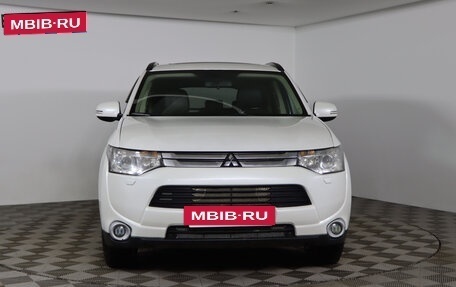 Mitsubishi Outlander III рестайлинг 3, 2013 год, 1 599 990 рублей, 2 фотография