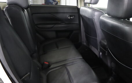 Mitsubishi Outlander III рестайлинг 3, 2013 год, 1 599 990 рублей, 24 фотография