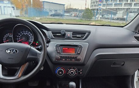 KIA Rio III рестайлинг, 2013 год, 1 100 000 рублей, 4 фотография