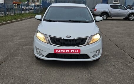 KIA Rio III рестайлинг, 2013 год, 1 100 000 рублей, 2 фотография