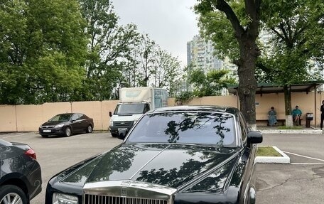 Rolls-Royce Phantom VII рестайлинг, 2015 год, 19 000 000 рублей, 24 фотография