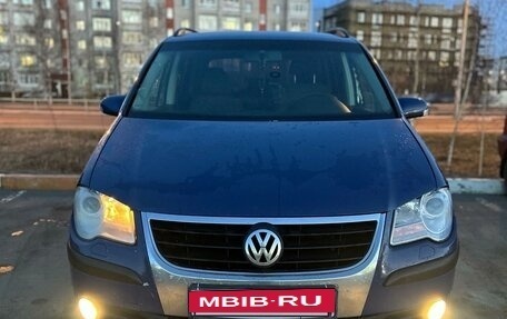 Volkswagen Touran III, 2007 год, 450 000 рублей, 2 фотография