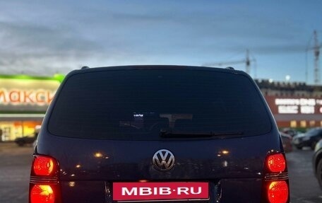 Volkswagen Touran III, 2007 год, 450 000 рублей, 3 фотография