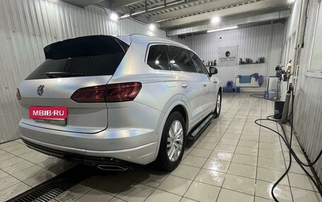 Volkswagen Touareg III, 2019 год, 5 800 000 рублей, 4 фотография