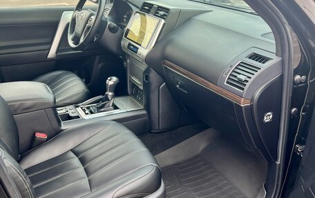 Toyota Land Cruiser Prado 150 рестайлинг 2, 2018 год, 6 500 000 рублей, 13 фотография