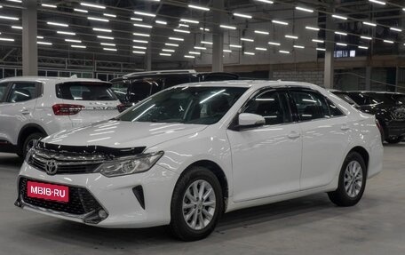 Toyota Camry, 2017 год, 1 960 000 рублей, 1 фотография