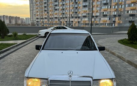 Mercedes-Benz E-Класс, 1992 год, 350 000 рублей, 2 фотография