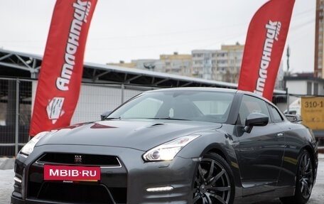 Nissan GT-R, 2015 год, 10 300 000 рублей, 3 фотография