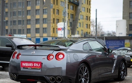 Nissan GT-R, 2015 год, 10 300 000 рублей, 9 фотография