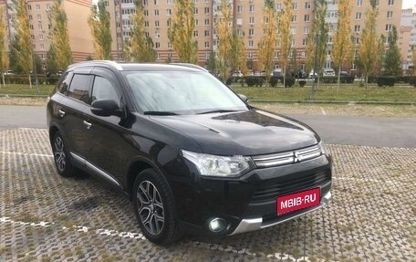 Mitsubishi Outlander III рестайлинг 3, 2014 год, 1 490 000 рублей, 1 фотография