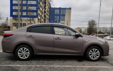 KIA Rio IV, 2018 год, 1 380 000 рублей, 2 фотография