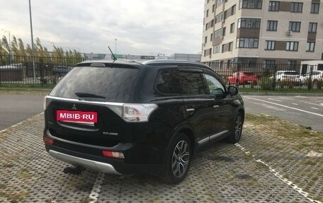 Mitsubishi Outlander III рестайлинг 3, 2014 год, 1 490 000 рублей, 6 фотография