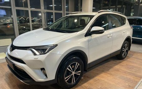 Toyota RAV4, 2018 год, 2 727 000 рублей, 2 фотография