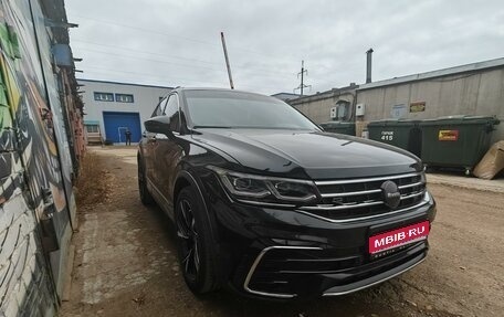 Volkswagen Tiguan II, 2021 год, 4 300 000 рублей, 1 фотография