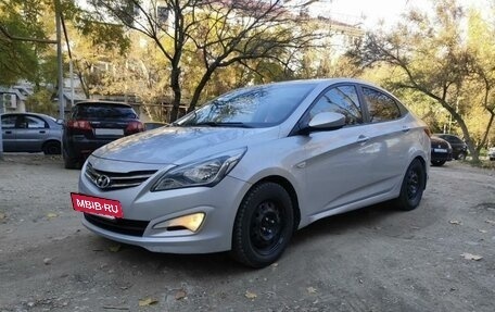 Hyundai Solaris II рестайлинг, 2015 год, 1 039 000 рублей, 2 фотография