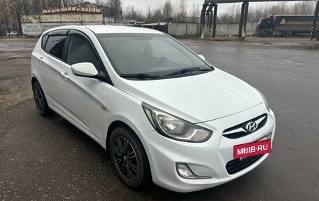 Hyundai Solaris II рестайлинг, 2012 год, 735 000 рублей, 3 фотография