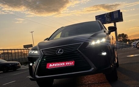 Lexus RX IV рестайлинг, 2018 год, 4 799 000 рублей, 8 фотография