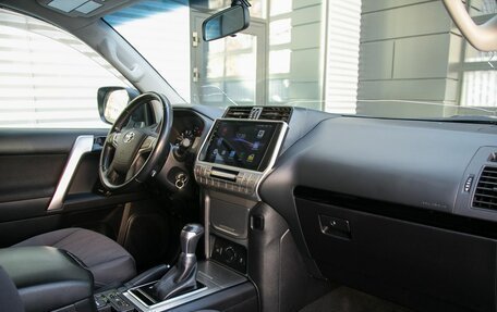 Toyota Land Cruiser Prado 150 рестайлинг 2, 2021 год, 5 250 000 рублей, 33 фотография