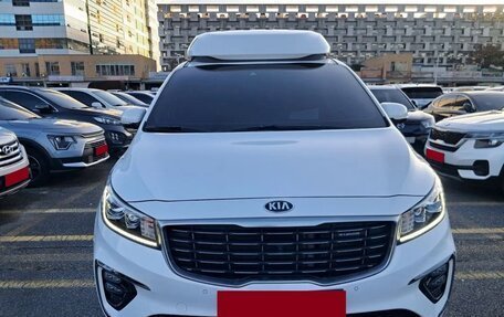 KIA Carnival III, 2020 год, 2 399 000 рублей, 2 фотография