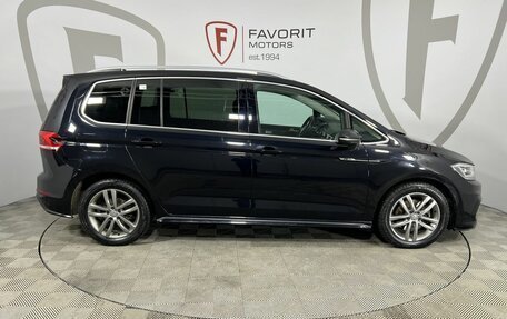 Volkswagen Touran III, 2017 год, 1 695 000 рублей, 4 фотография