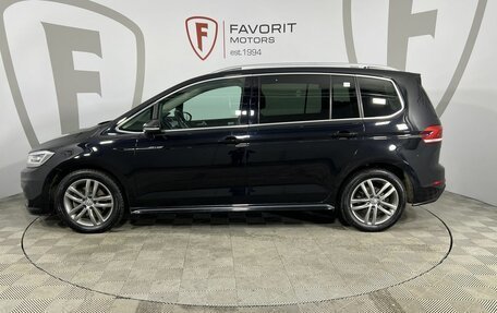 Volkswagen Touran III, 2017 год, 1 695 000 рублей, 5 фотография