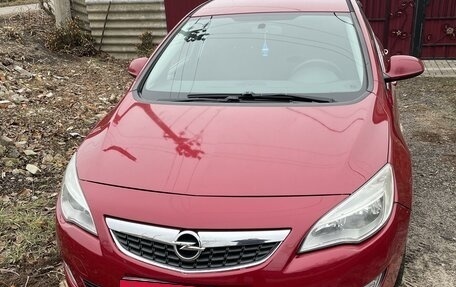 Opel Astra J, 2011 год, 1 фотография